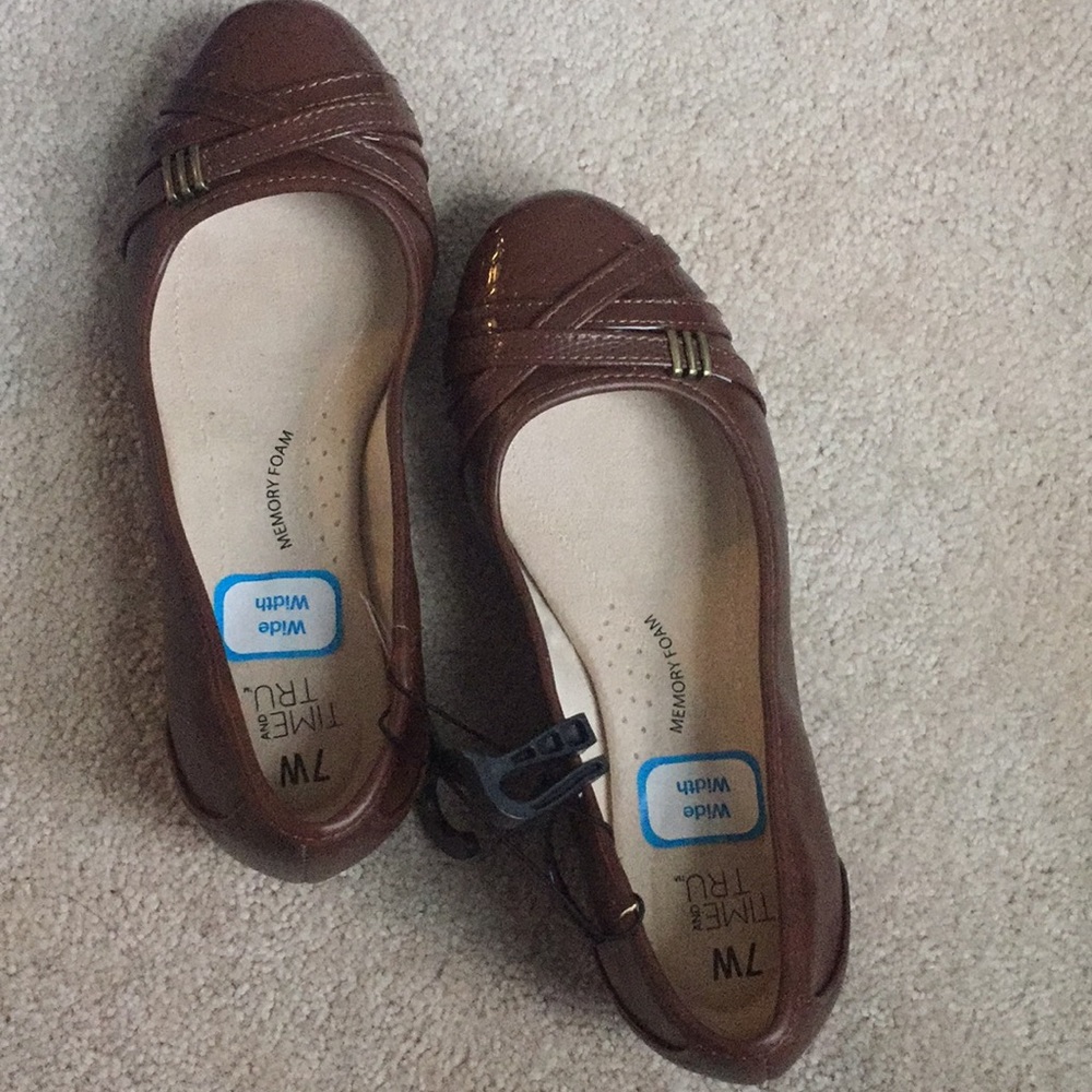 Never worn brown flats